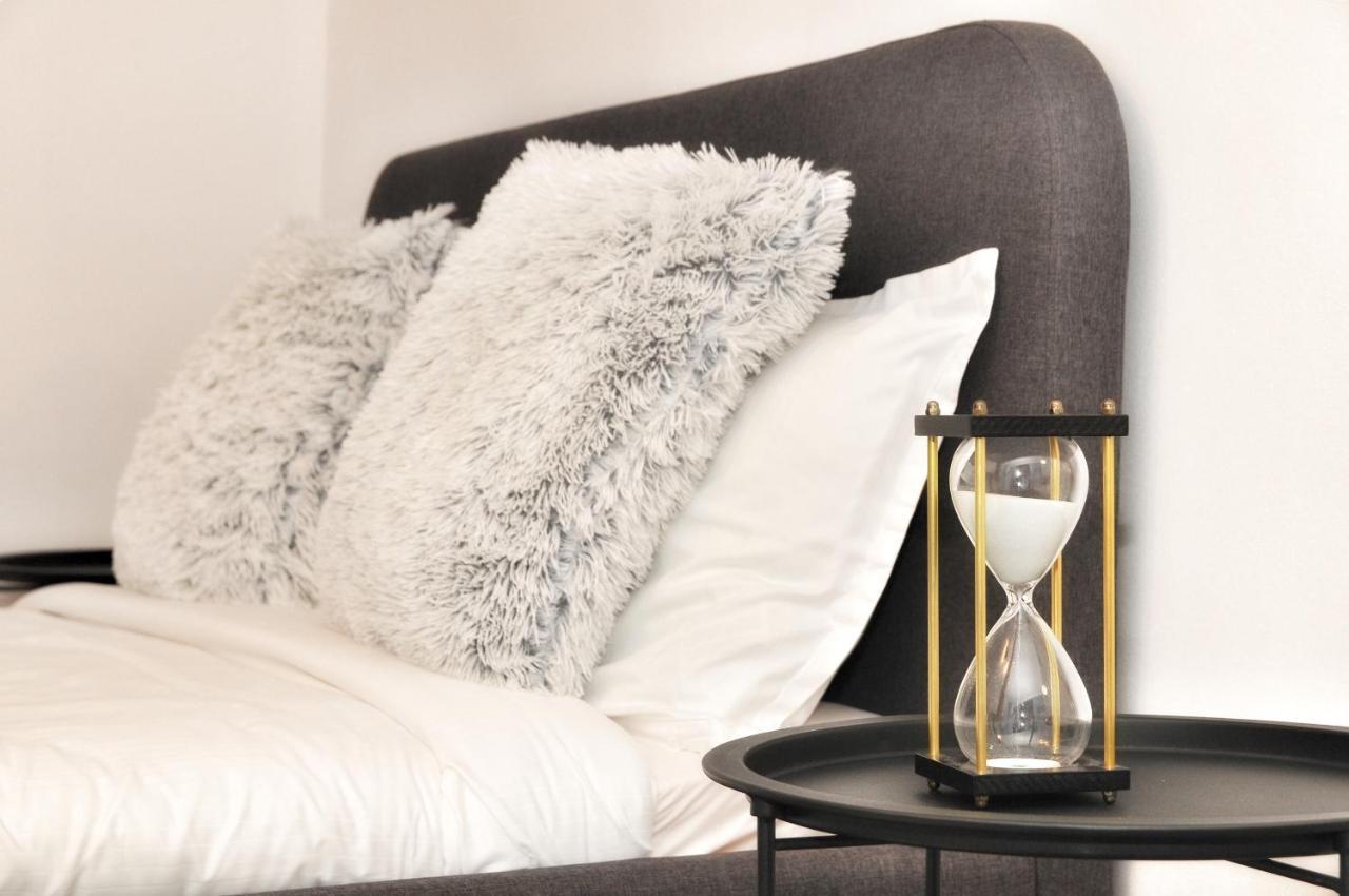 Old Town Apartment *